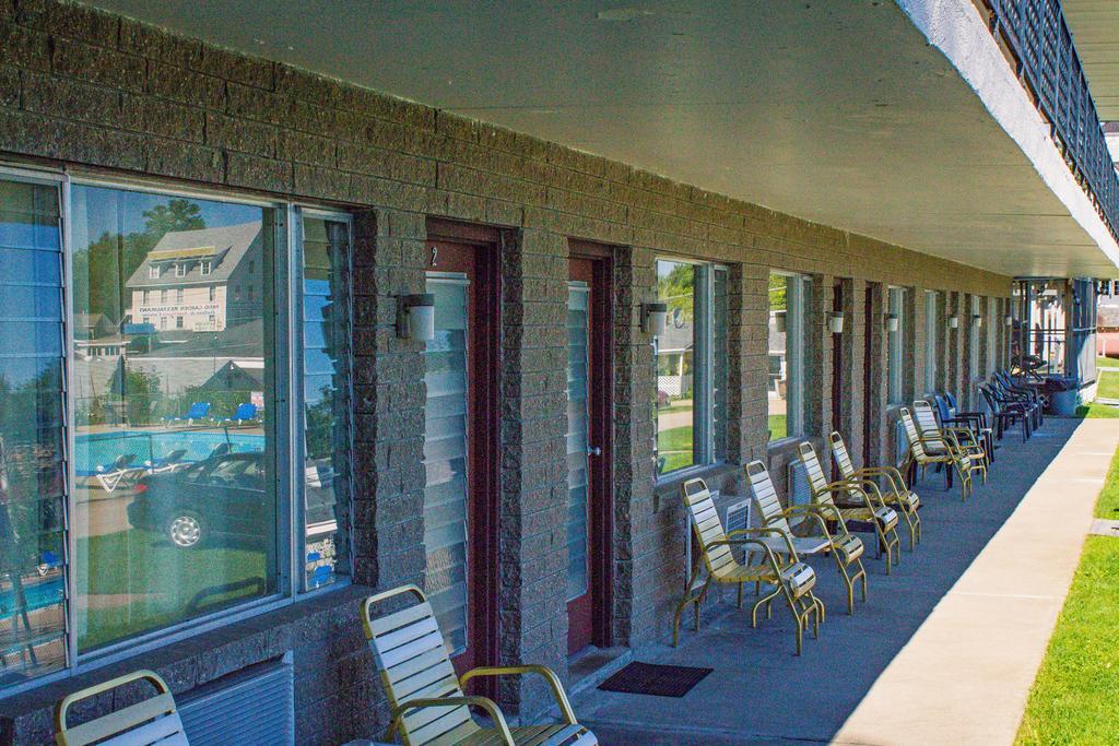 Half Moon Motel & Cottages Weirs Beach Exterior photo