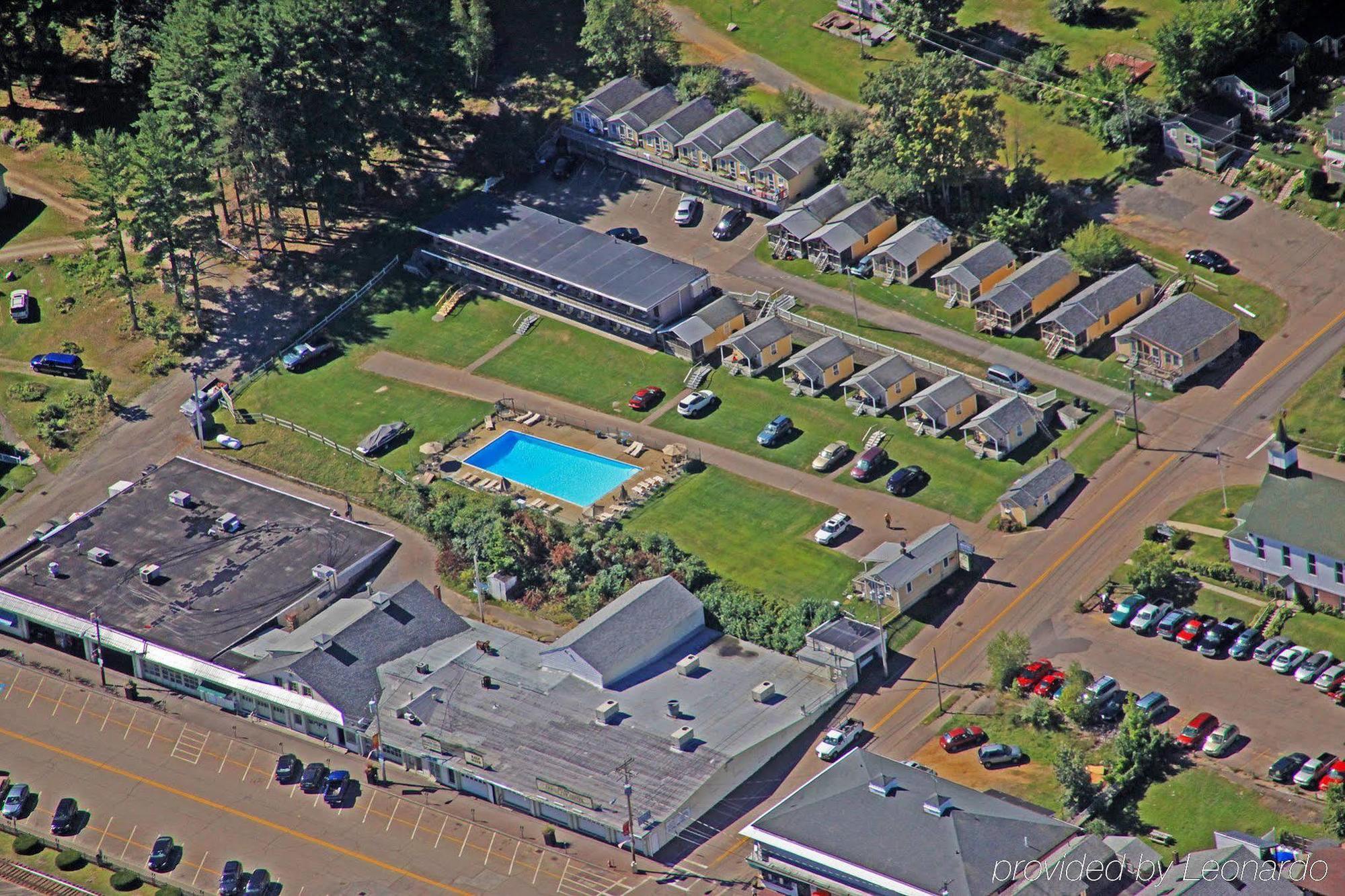 Half Moon Motel & Cottages Weirs Beach Exterior photo