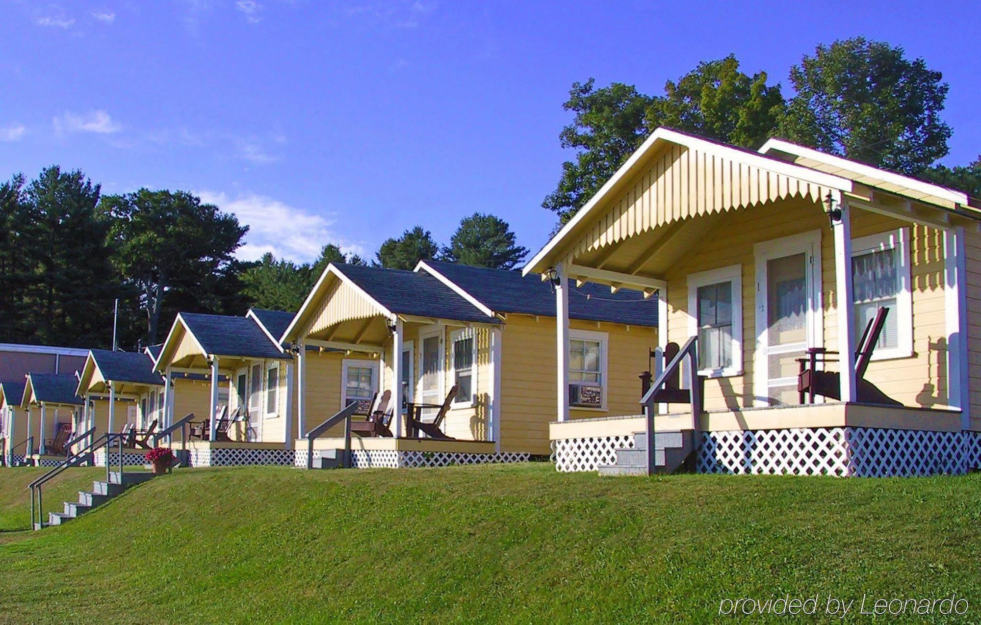 Half Moon Motel & Cottages Weirs Beach Exterior photo