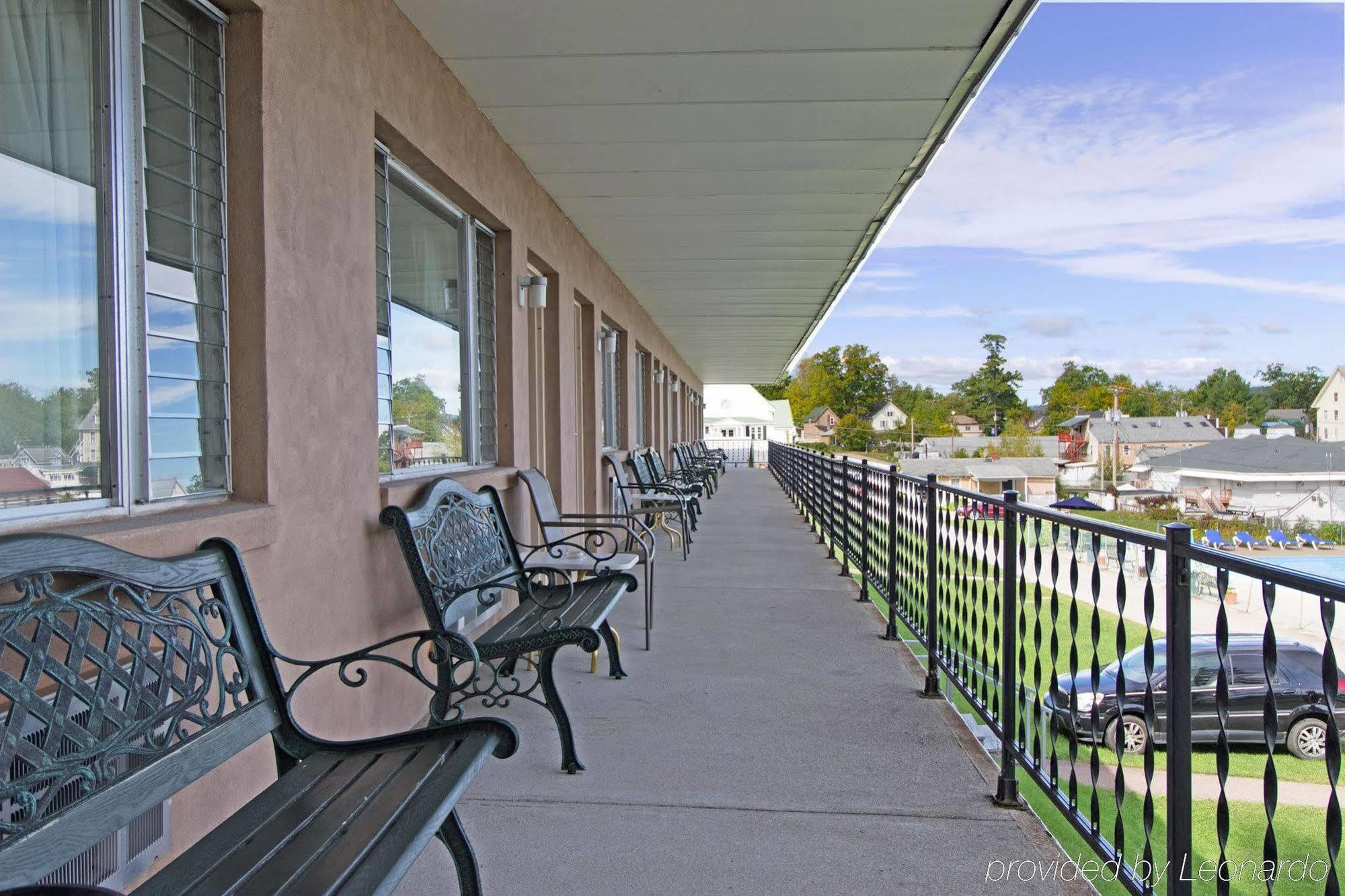 Half Moon Motel & Cottages Weirs Beach Exterior photo